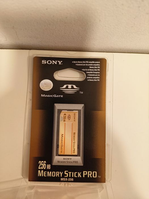 Pojemnik na kartę Memory Stick PRO Sony