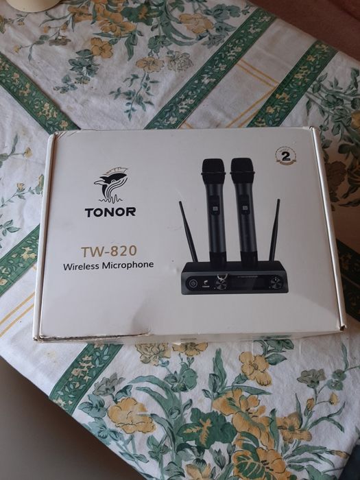 TONOR TW-820 Wireless Microphone