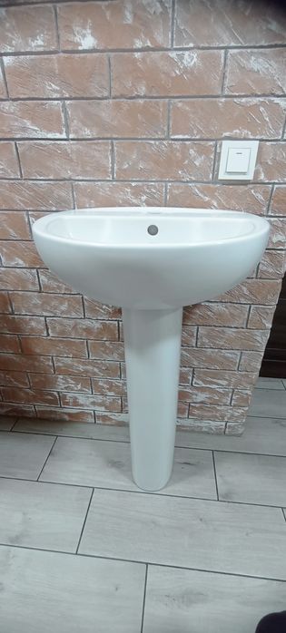 Продам умивальник на ніжці