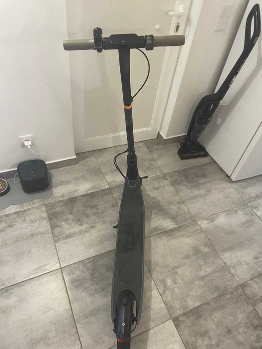 VENDO: 2 Trotinetes Elétricas Ninebot (E2 e E2 Pro) - Ótimo Estado!