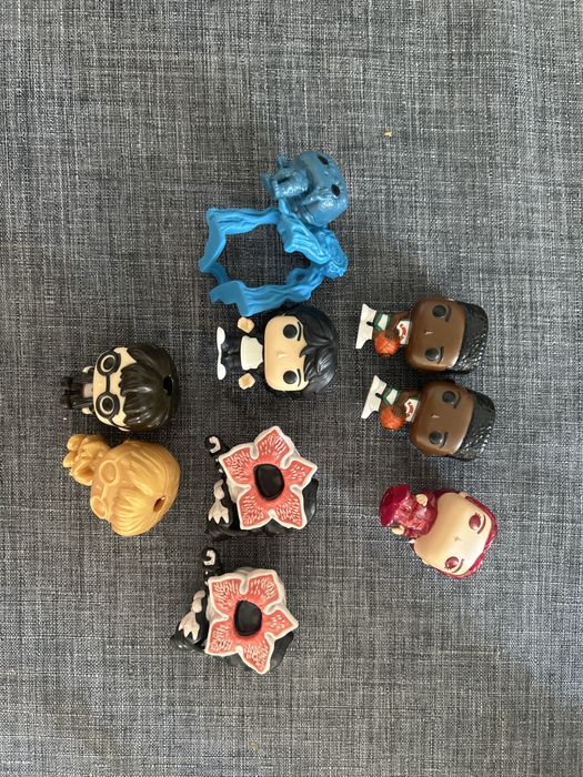 Kinder joy, stranger things, e harry  potter