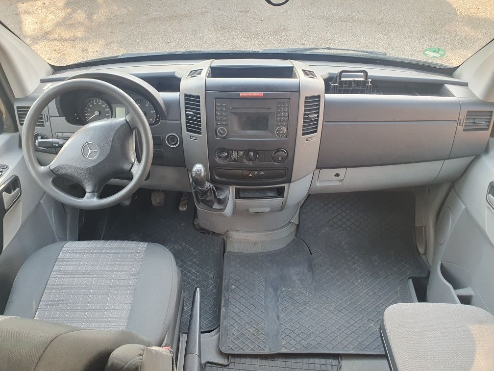 Mercedes Sprinter kontener 2013 świeżo sprowadzony cena brutto kamper