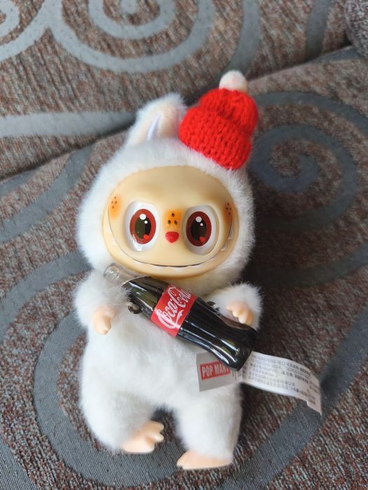 Labubu coca cola