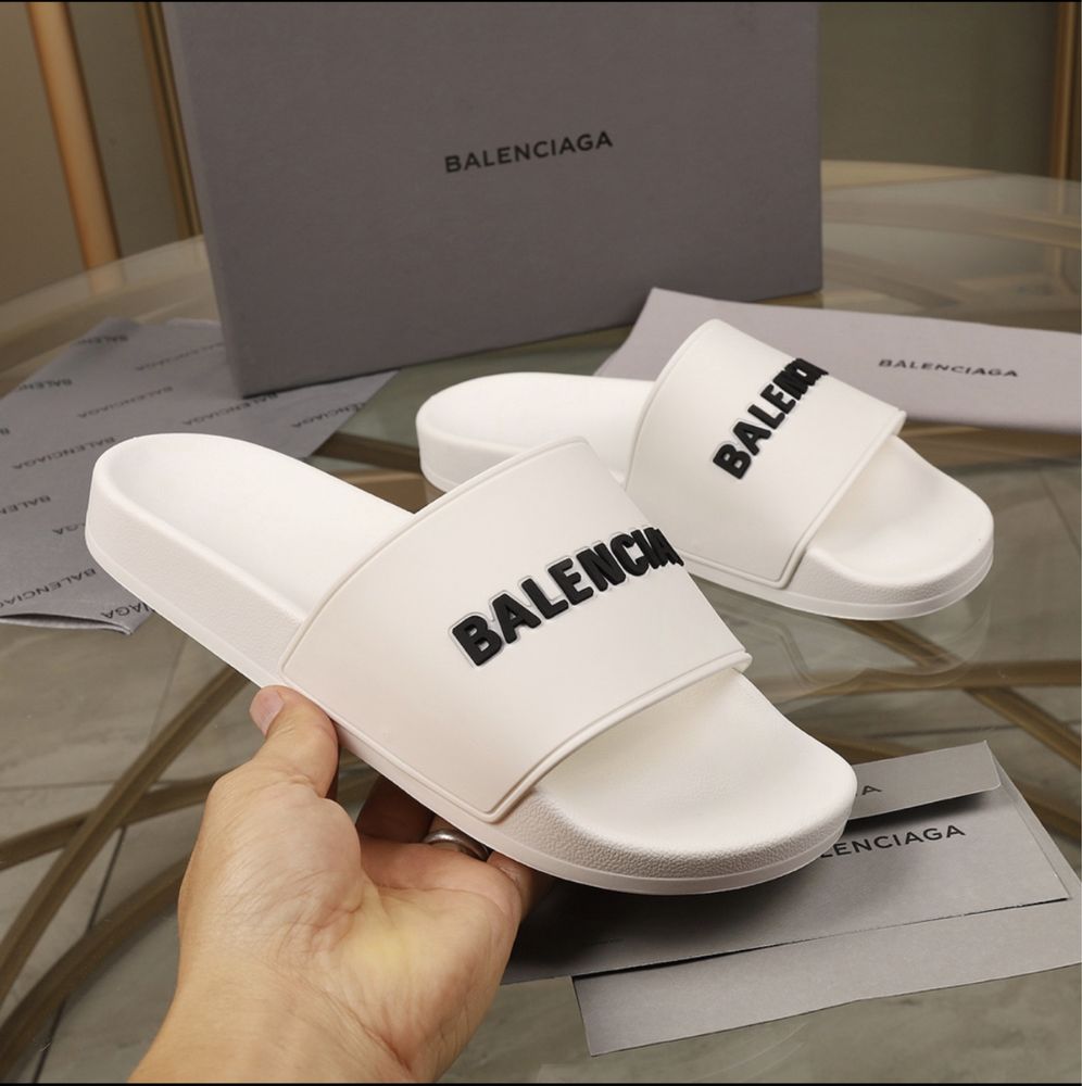 Chinelos Flip-Flop balenciaga Novos