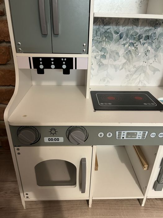 Drewniana kuchnia dla dzieci