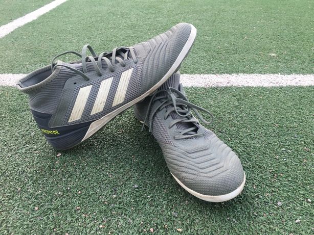 Футбольная обувь сороконожки adidas predator 45р