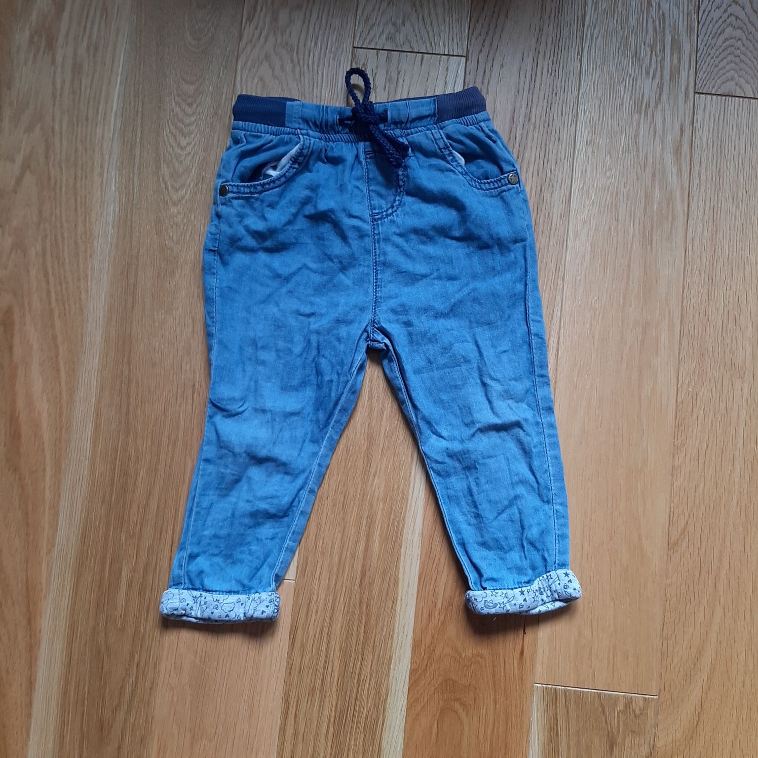 Granatowe jeansy jeans dżinsy joggery z chmurką 86