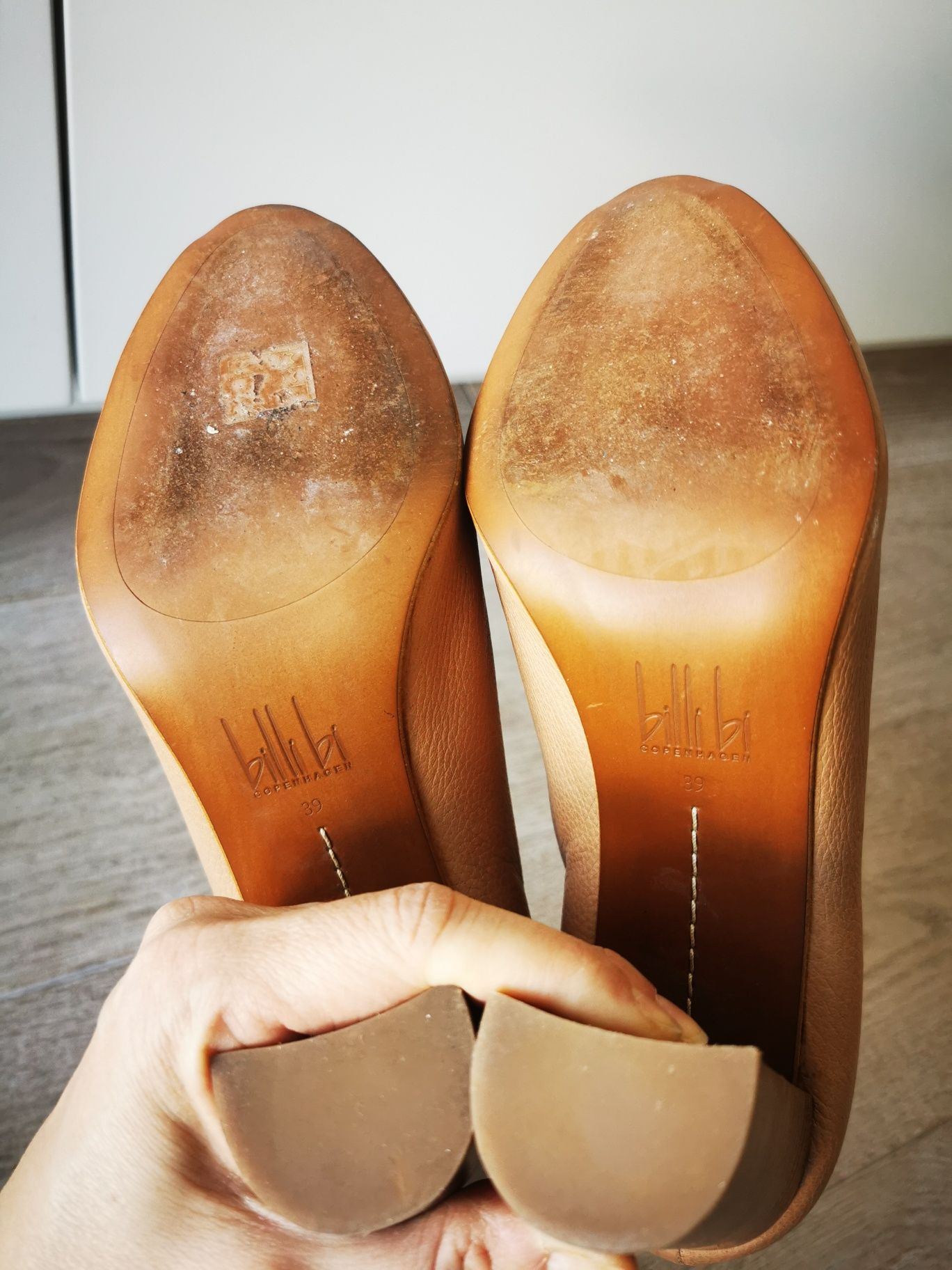 Buty Billi Bi Copenhagen botki wsuwane na szpilce beżowe  r. 39 skóra