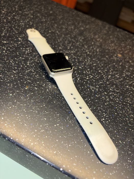 Iwatch seria 4 z 4 paskami