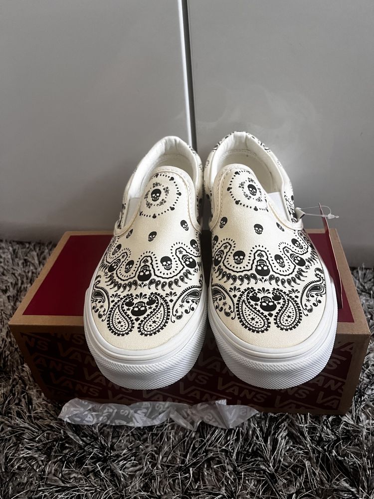 Buty Vans Vansy tenisówki wsuwane classic slip-on bandana czaszki