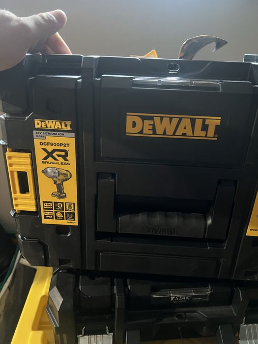 Гайковерт Dewalt dcf900P2T
