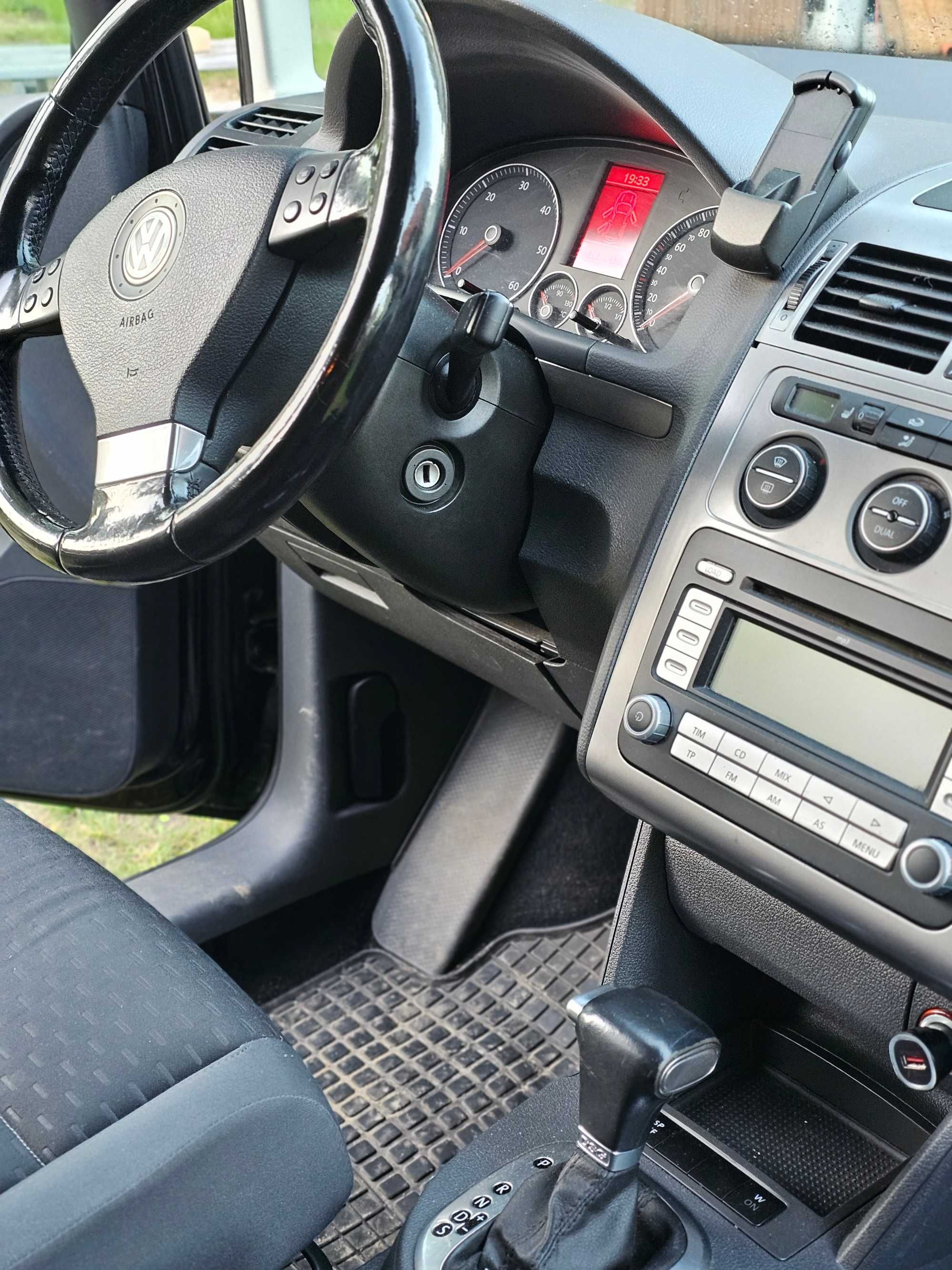 Volkswagen Touran 2.0 DSG -czarny / automat / prywatnie / zamiana