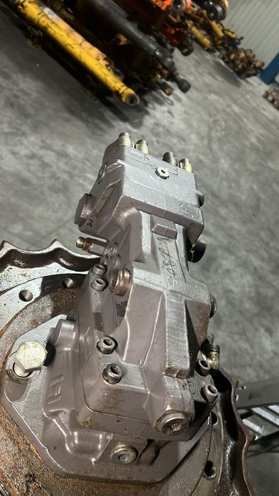 Гідродвигун  до екскаватора Volvo