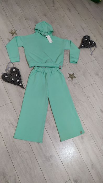 Прогулочный костюм с кюлотами