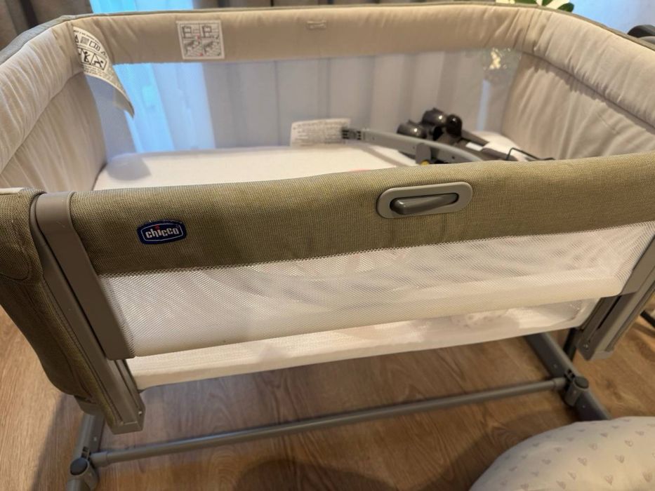 Дитяче ліжечко Chicco Next2Me Magic Evo в бежевому кольорі