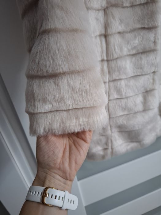 Futro futerko jasne dla damy eleganckie kremowe beżowe mohito