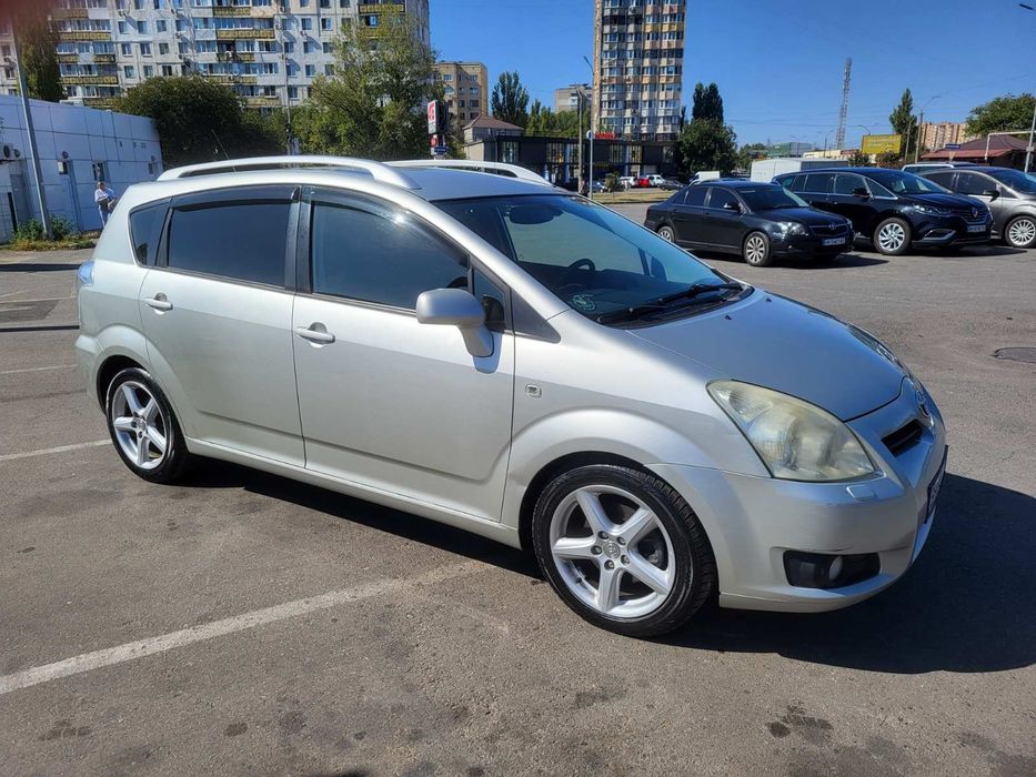 Продам Toyota Corolla Verso 2.2 D4D БЕЗ ТОРГА !!!