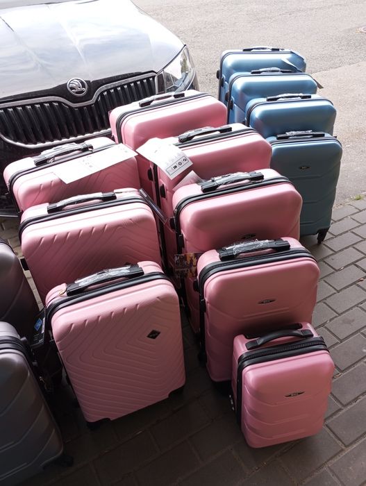 Walizka średnia xl na 4 kołach z Abs podróżna