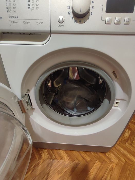 Пральна мшинка Індезіт на 6кг