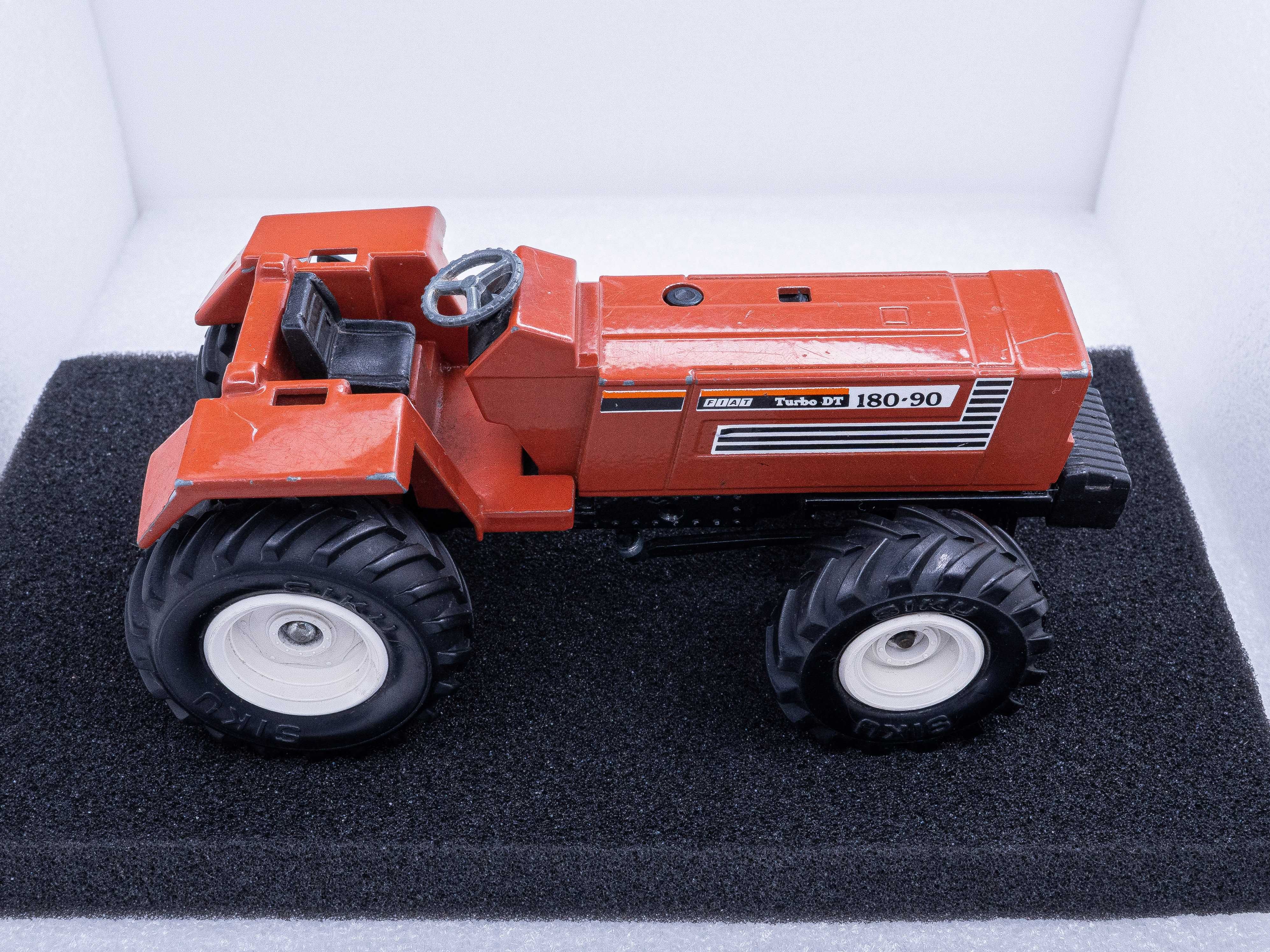 Model w skali 1:32 SIKU 2861 Fiatagri FIAT 180-90 DT Turbo z roku 1990
