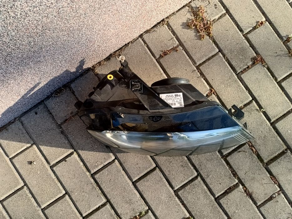 Lampa prawa prawy przód Audi A3 8P LIFT EU ładna oryginalna części