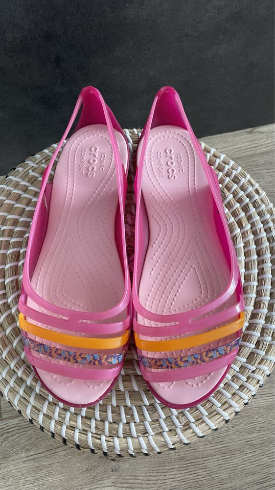 Crocs sandały Isabella Huarache Flat Petal Pink/Coral W10 41/42