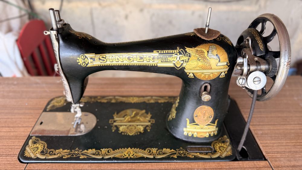 Maquina de costura Singer rara e decorativa