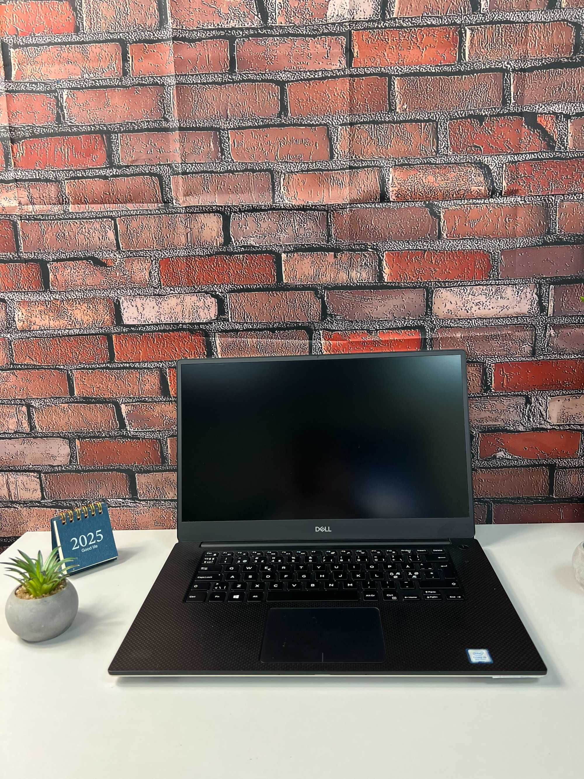 Quadro T2000 (4GB)·Ноутбук Dell Precision 5540·i9-9980HK·16GB+SSD512GB