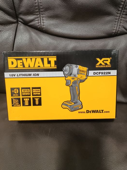 Акумуляторний ударний гайковерт DeWALT DCF922N, без акб