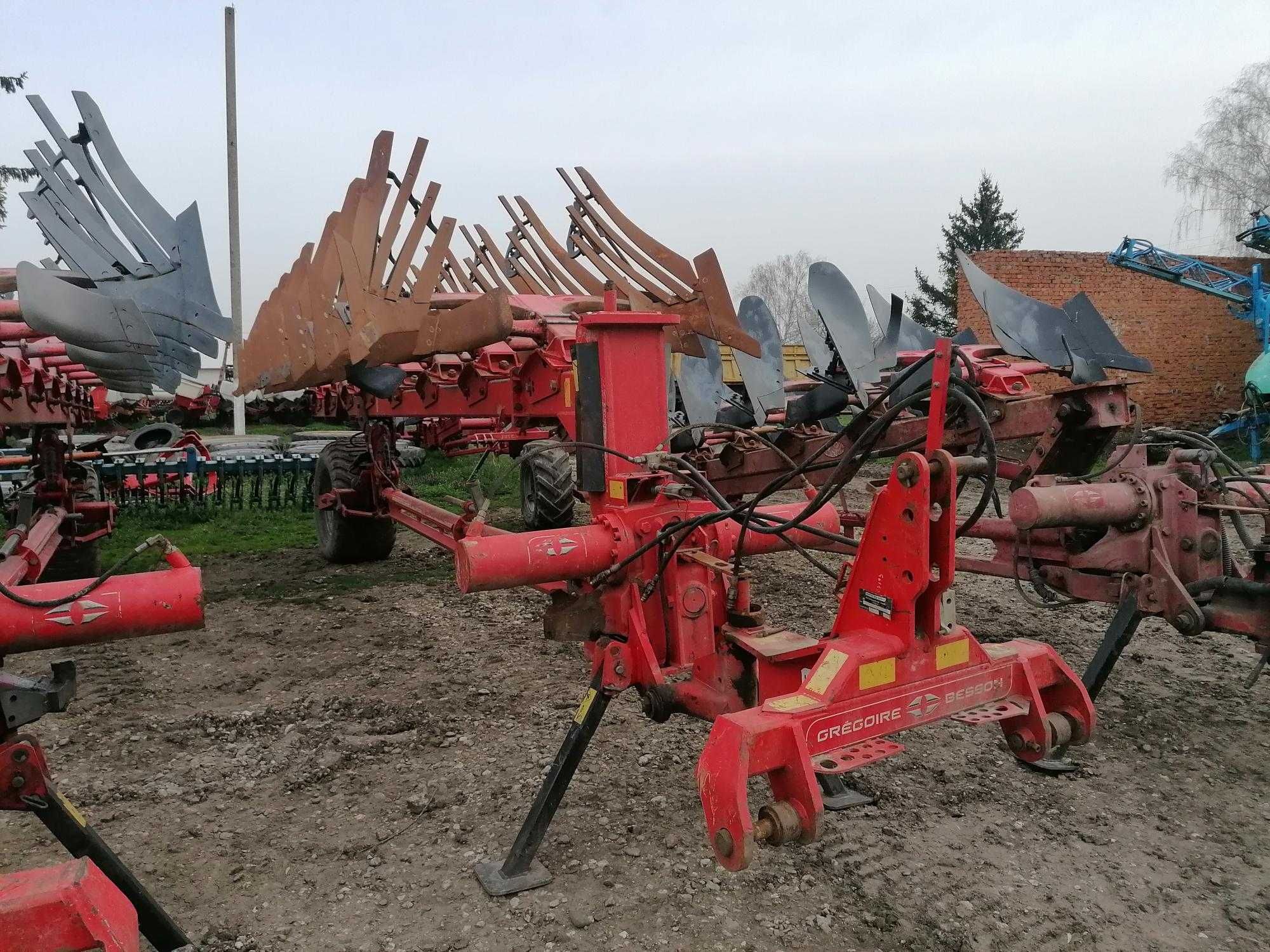 Плуг напівнавісний оборотний SPB9  8/170/100