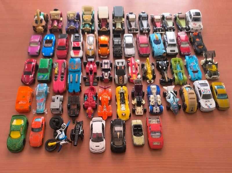 Carrinhos de Metal Várias Marcas 1:64