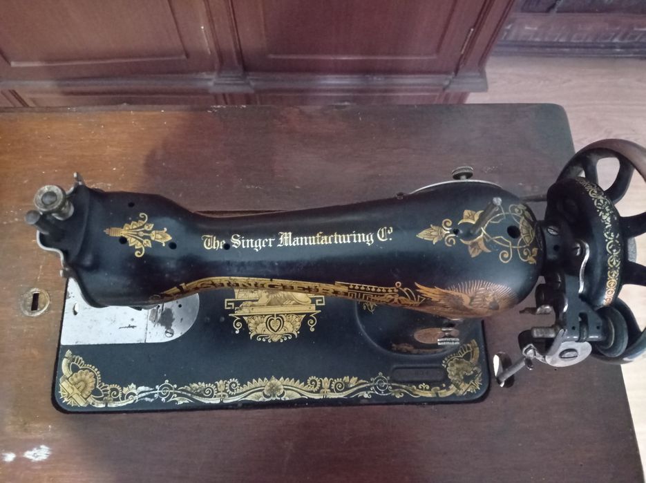 Máquina de Costura Singer