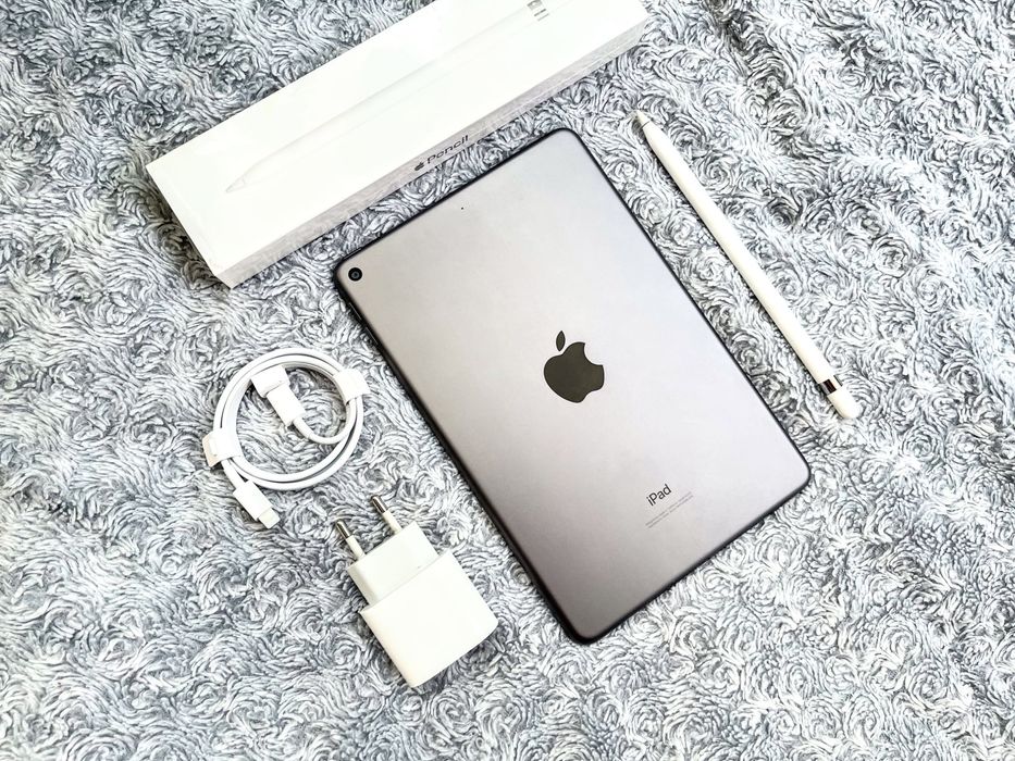 IPad Mini 5 (64 gb) wi-fi + стекло, шикарное состояние! А2133