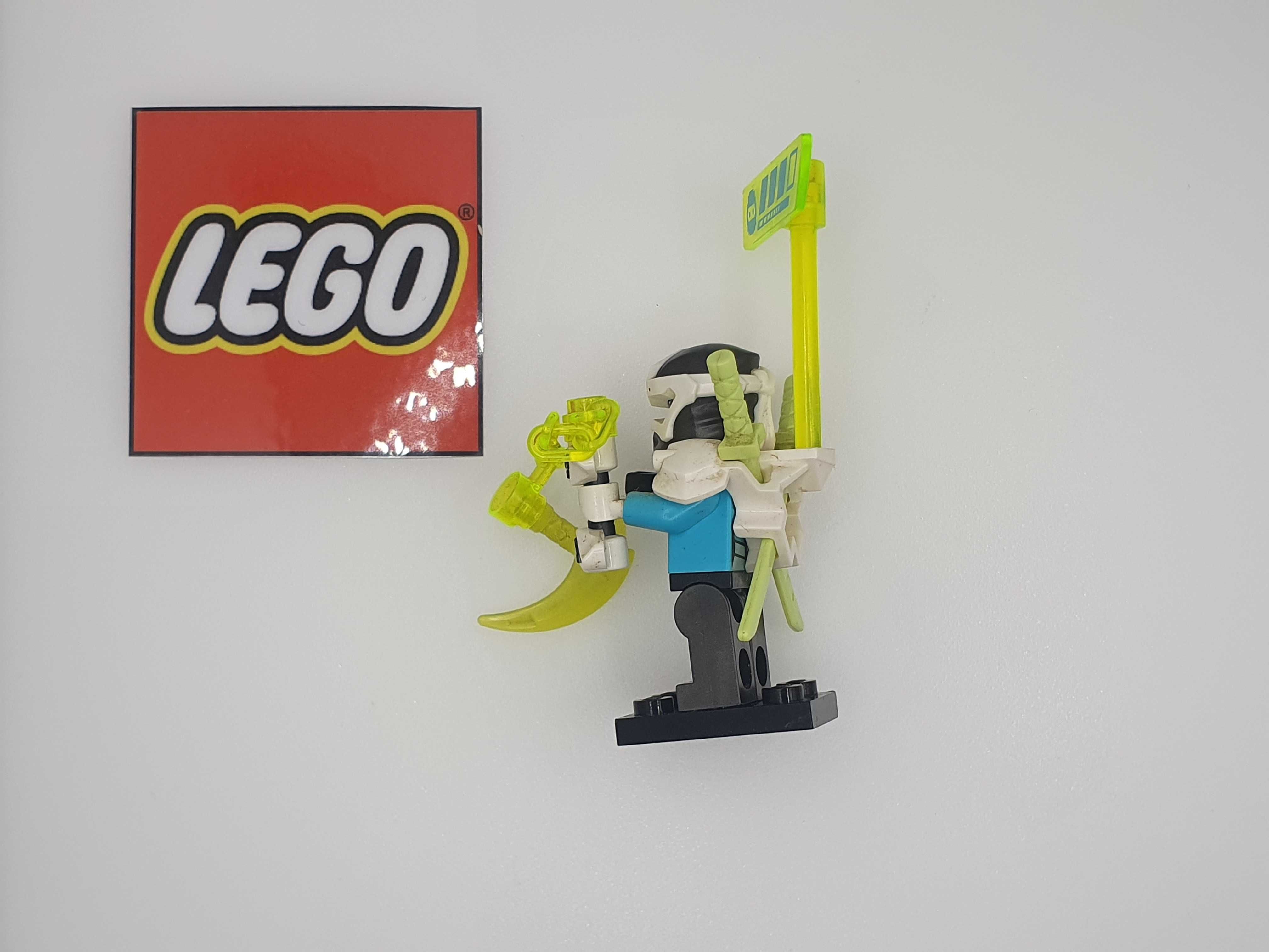 Lego Ninjago figurka Nya - Digi Nya, Shoulder Armor with Scabbard