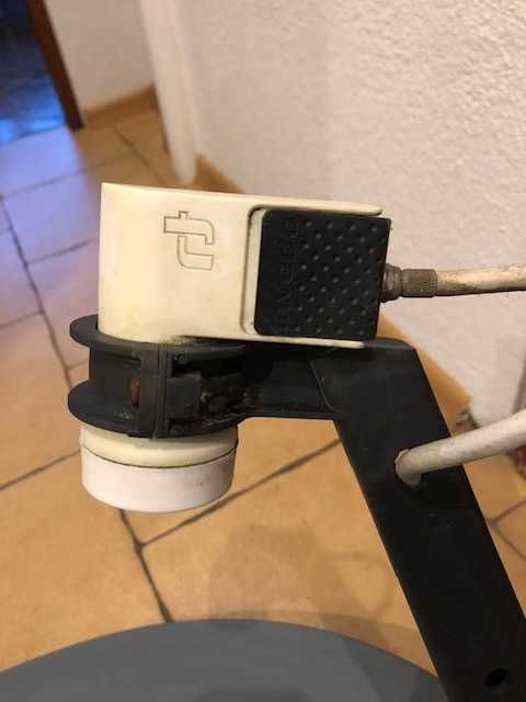 Antena satelitarna z konwerterem