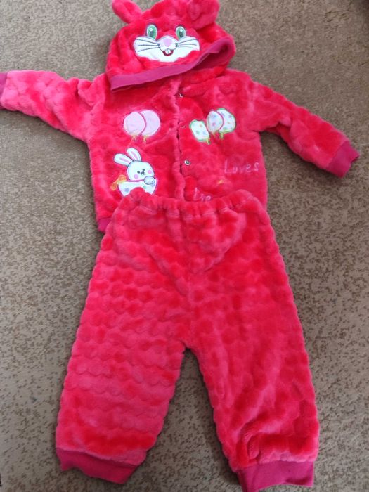 Теплый костюм для девочки