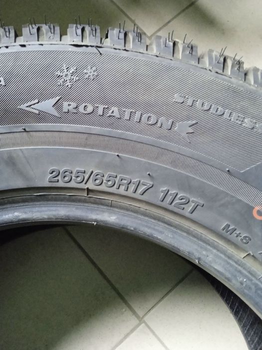 Зимова резина 265/65 R17
