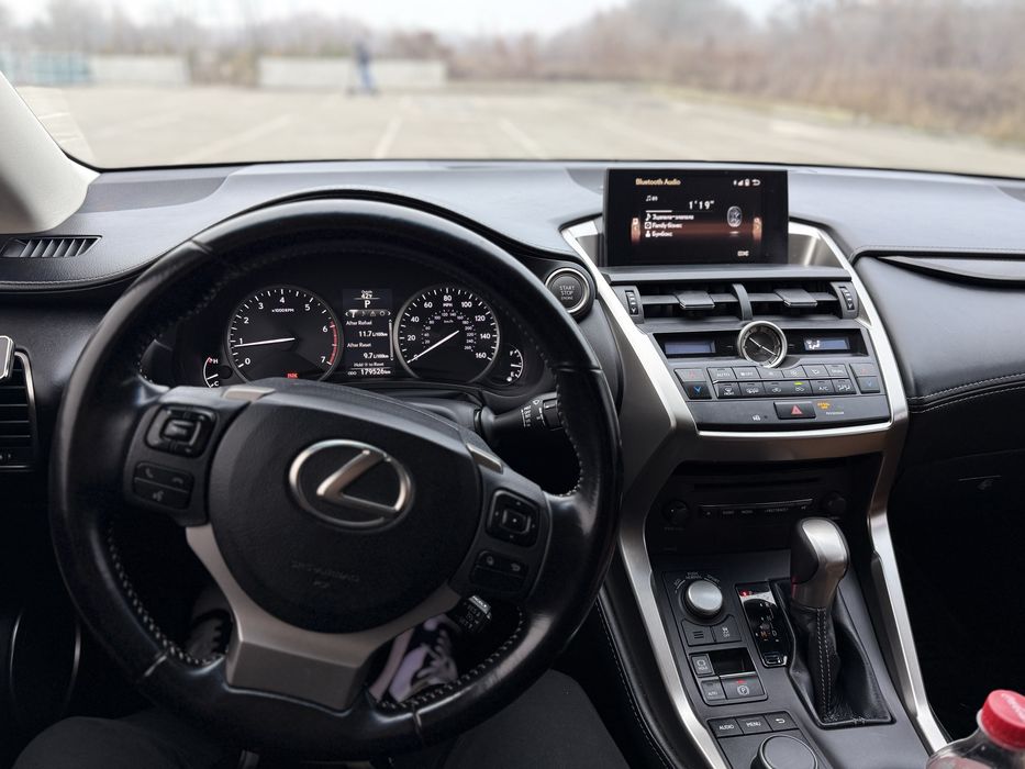 Автомобіль Lexus NX 200T