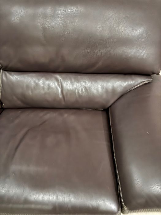 Sofá de Pele Semi-novo