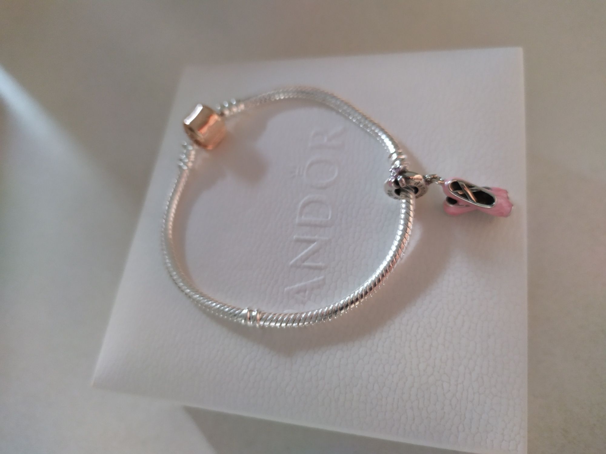 Bransoletka NOWA Pandora Moments + charms baletki pointy, komplet