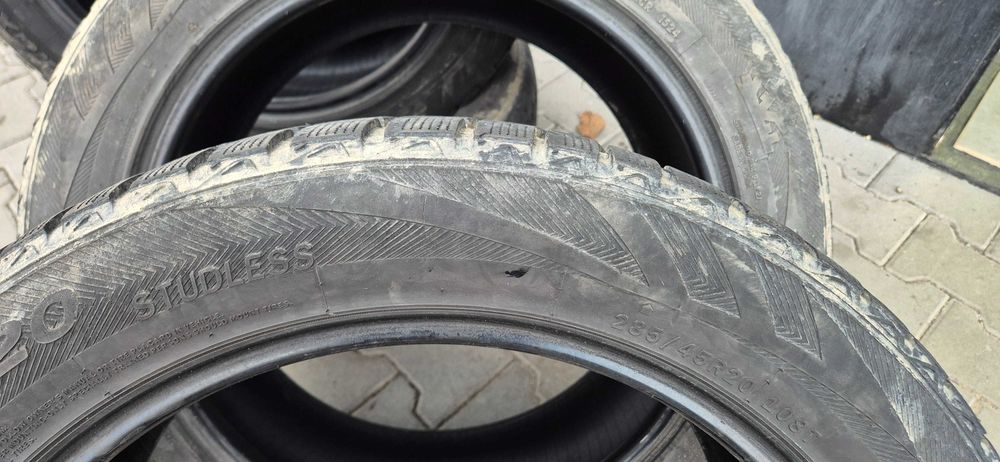Зимова резина 285/45 R20 пара