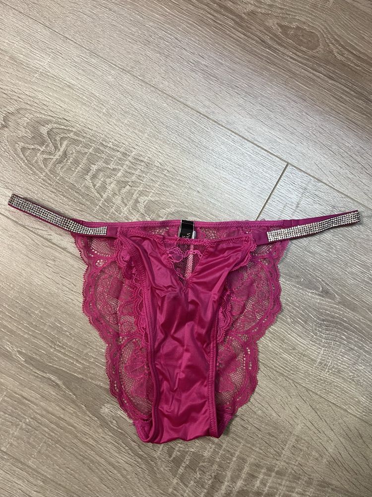 Нижня білизна Victoria secret