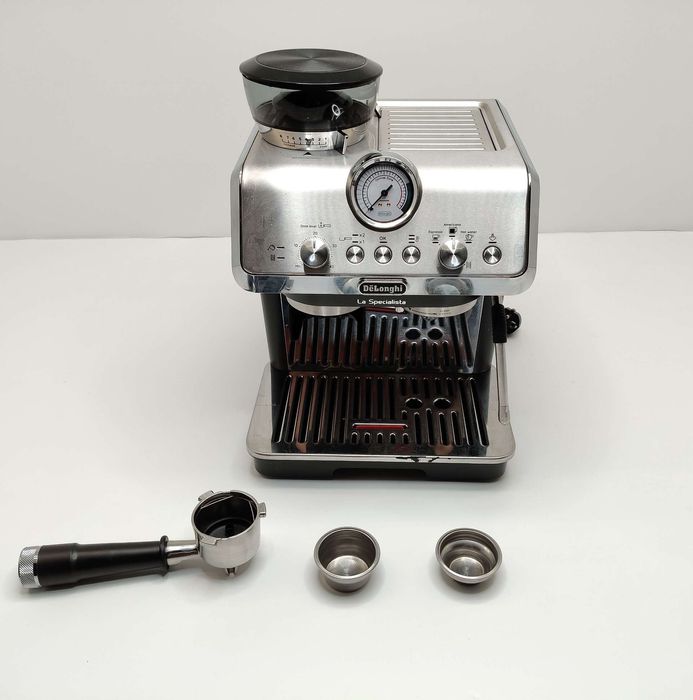 Ekspres do kawy z tłokiem De'Longhi EC9155.MB 1400 W czarny