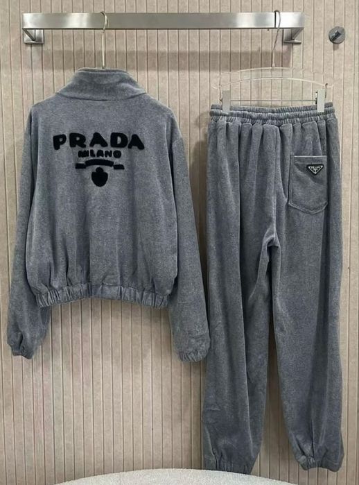 Велюровий костюм Prada Прада розмір M