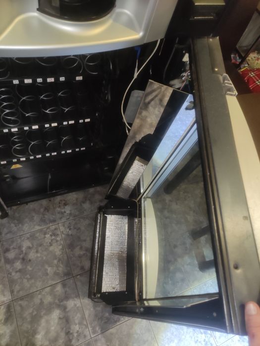 Кофейный вендинговый автомат с выдачей снеков Saeco Diamante