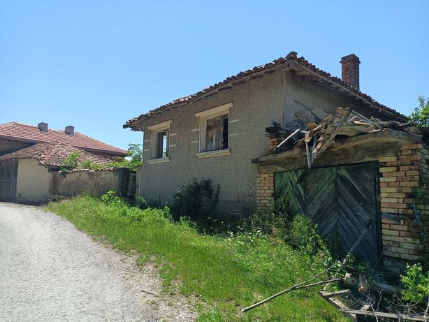 Bułgaria.Dom do remontu siedlisko