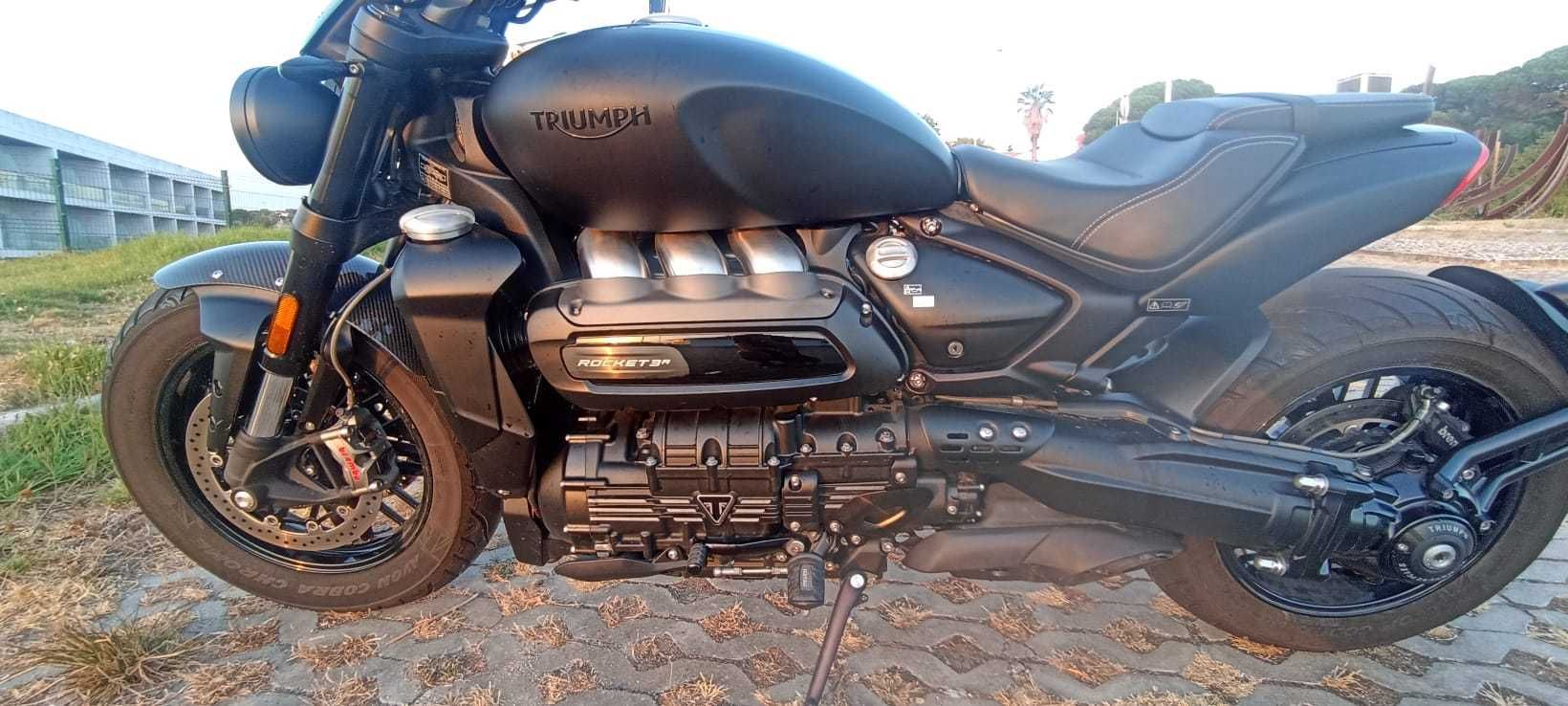 Triumph Rocket 3R Triple Black