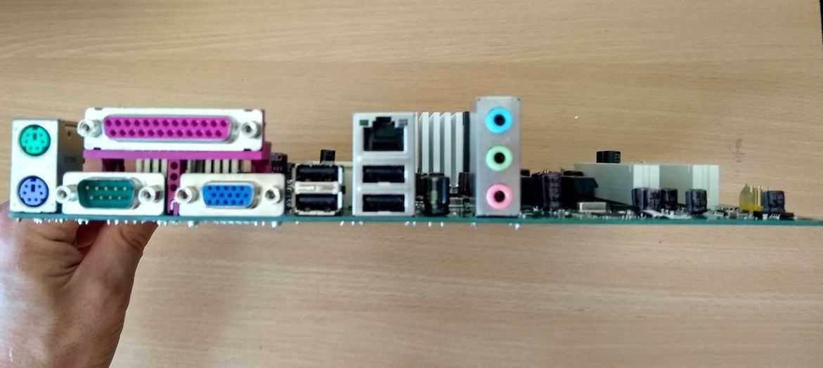 Материнські плати на Socket 775, PCI-E x16, DDR2