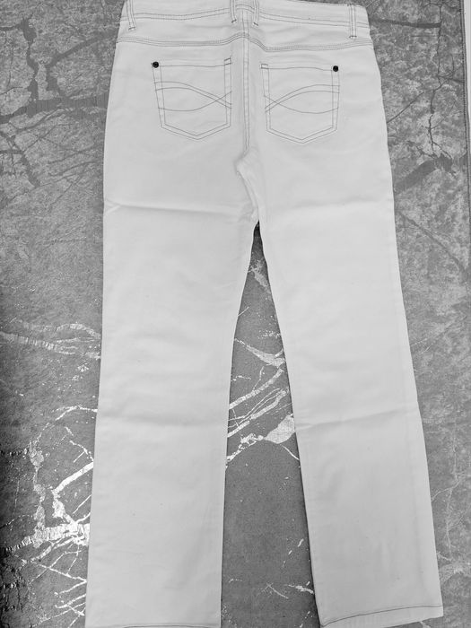 Dżinsy białe damskie