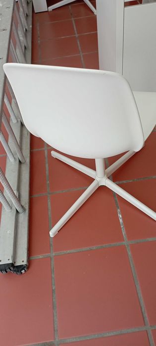 Secretaria e cadeira